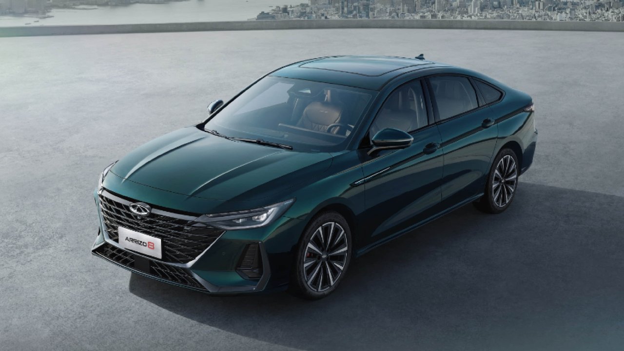 Chery Arrizo 8 Pro 2027 Meluncur dengan Fitur Bantuan Mengemudi Falcon 500